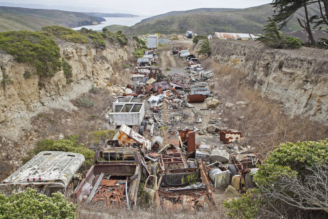 E Ranch Dump - Jocelyn Knight