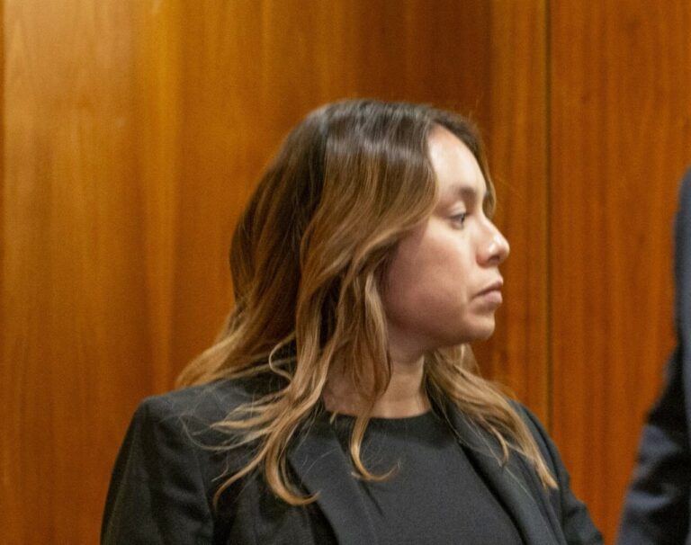 Defense attorney dies, leaving uncertainty in police use of force case