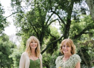 Friends Jennifer Kimpe and Jeanne-Marie Hebert created their new Rue de Rêve Apértifs brand